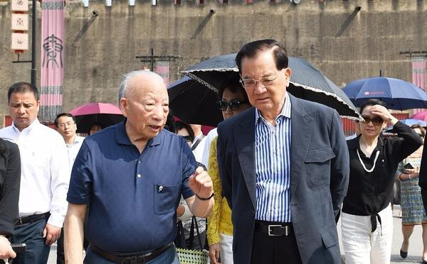 中國國民黨前主席連戰率團訪問橫店 中國國民黨前主席連戰率團訪問橫店