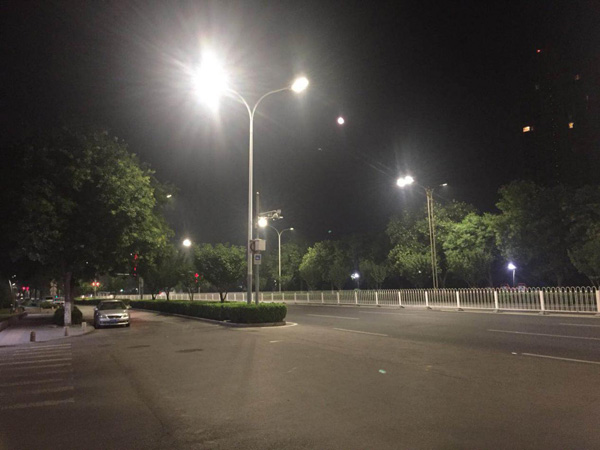 工程師趕往現場 工程師趕往現場